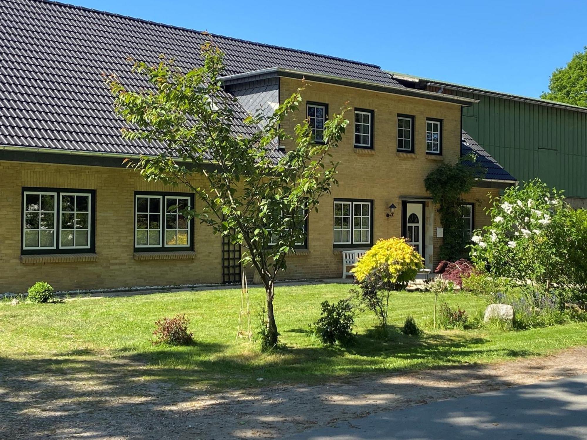 Ferienwohnung Reitanlage Baerenz Selk Exterior photo